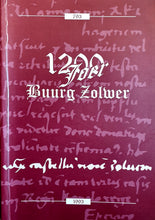 Laden Sie das Bild in den Galerie-Viewer, 1200 Joer Buurg Zolwer